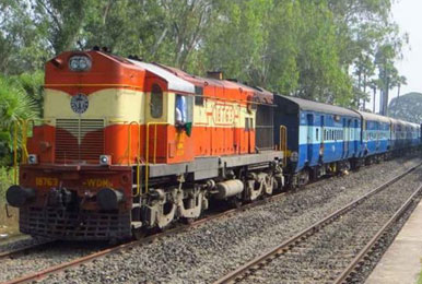 रेल मंत्री ने किया बड़ा ऐलान, कहा- रेलवे में नहीं चलेंगे ऐसे इंजन
