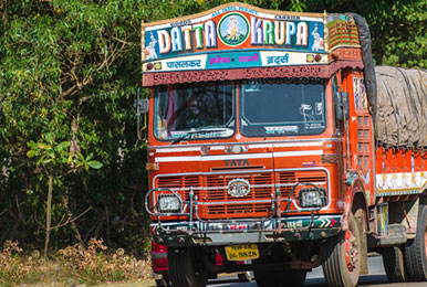 भारत के 50 लाख Truck Drivers भारत की अर्थव्यवस्था के हीरो हैं