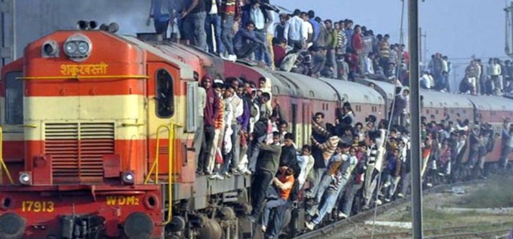 रेलवे की सफाई, कोहरे की वजह से नहीं बल्कि इस वजह से देरी से चल रही ट्रेनें