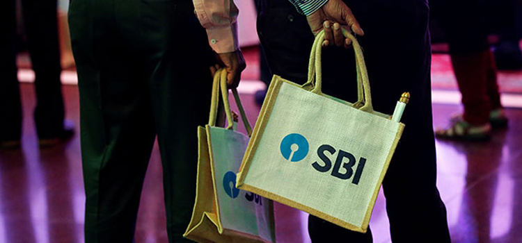 स्टेट बैंक ऑफ इंडिया (SBI) के ग्राहकों को जल्द मिल सकती है यह दोहरी खुशखबरी...